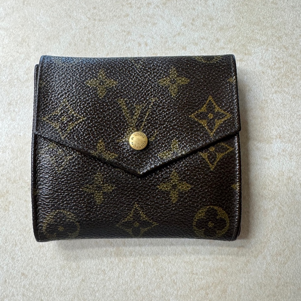 Louis Vuitton Monogram compact wallet